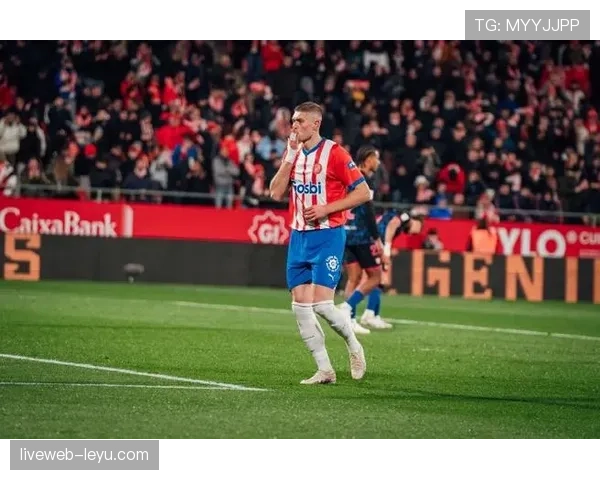 欧洲杯预选赛:世界波破门助球队锁定晋级席位,表现惊艳全场 欧洲杯预选赛:世界波破门助球队锁定晋级席位,表现惊艳全场